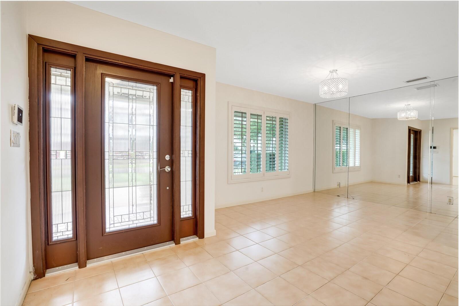 VENETIAN ISLES 1ST SEC - Residential Lease