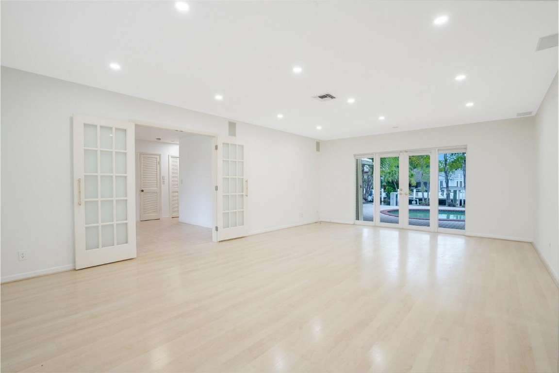 VENETIAN ISLES 1ST SEC - Residential Lease