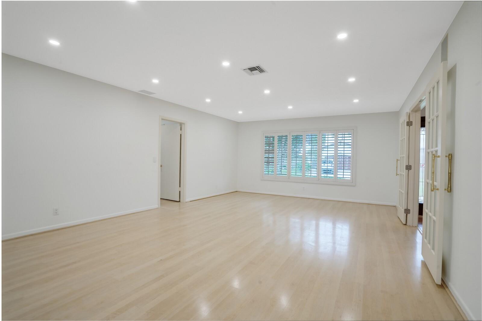 VENETIAN ISLES 1ST SEC - Residential Lease