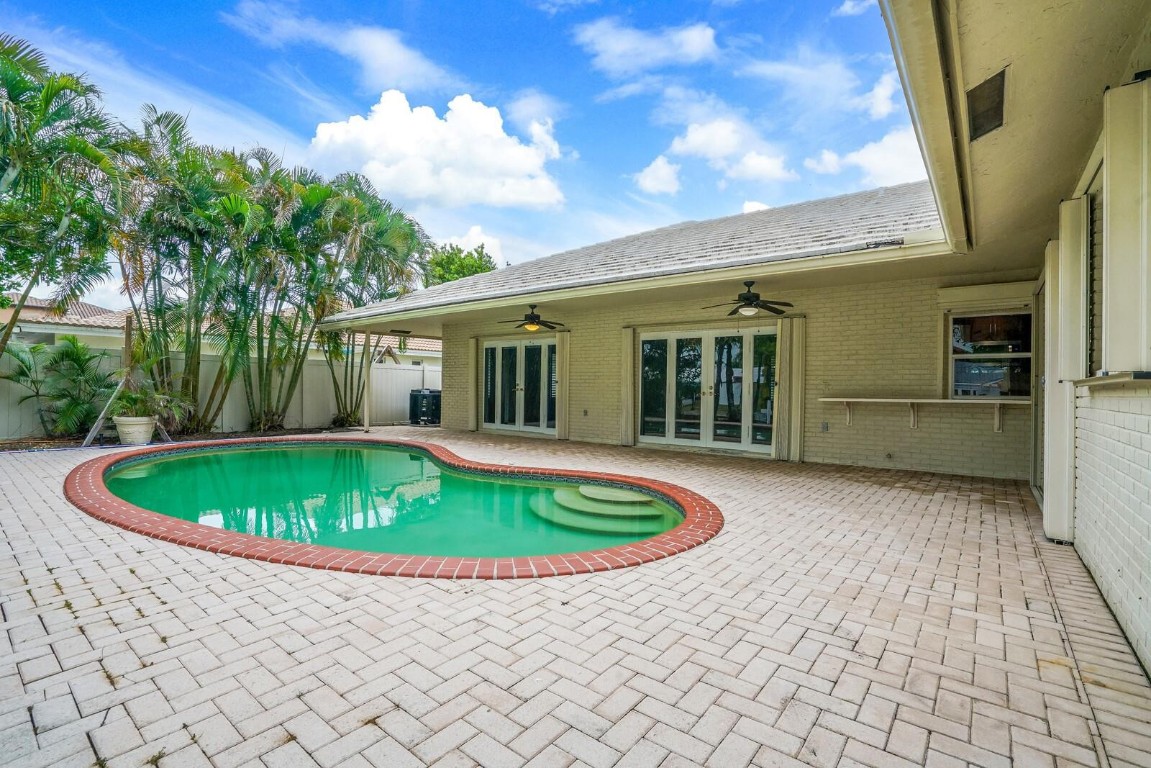 VENETIAN ISLES 1ST SEC - Residential Lease