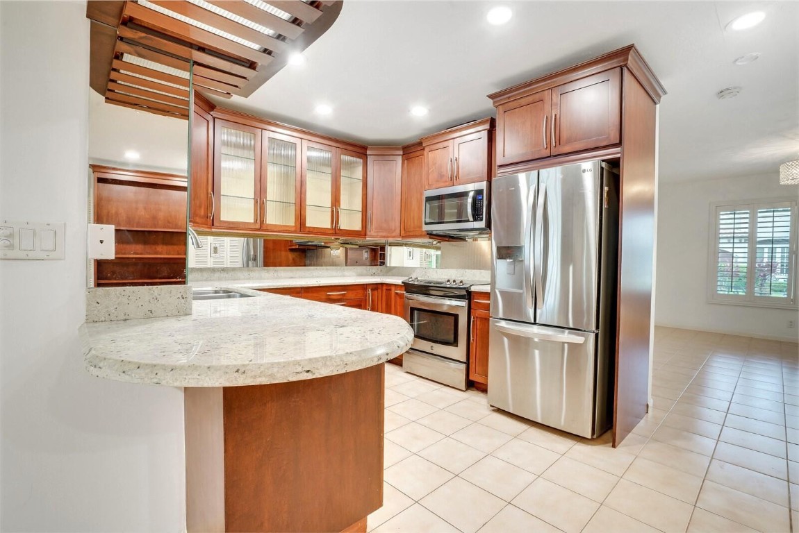 VENETIAN ISLES 1ST SEC - Residential Lease