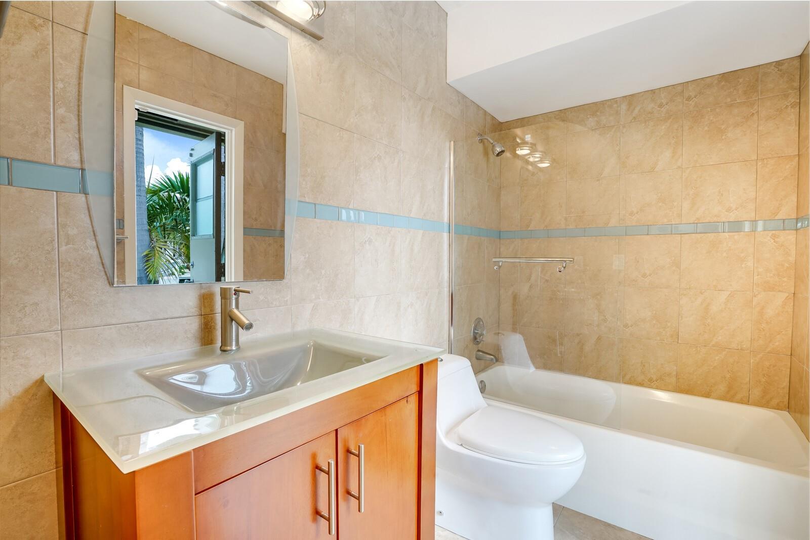 VENETIAN ISLES 1ST SEC - Residential Lease