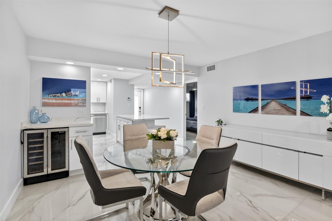 HOLLYBROOK GOLF & TENNIS - Residential