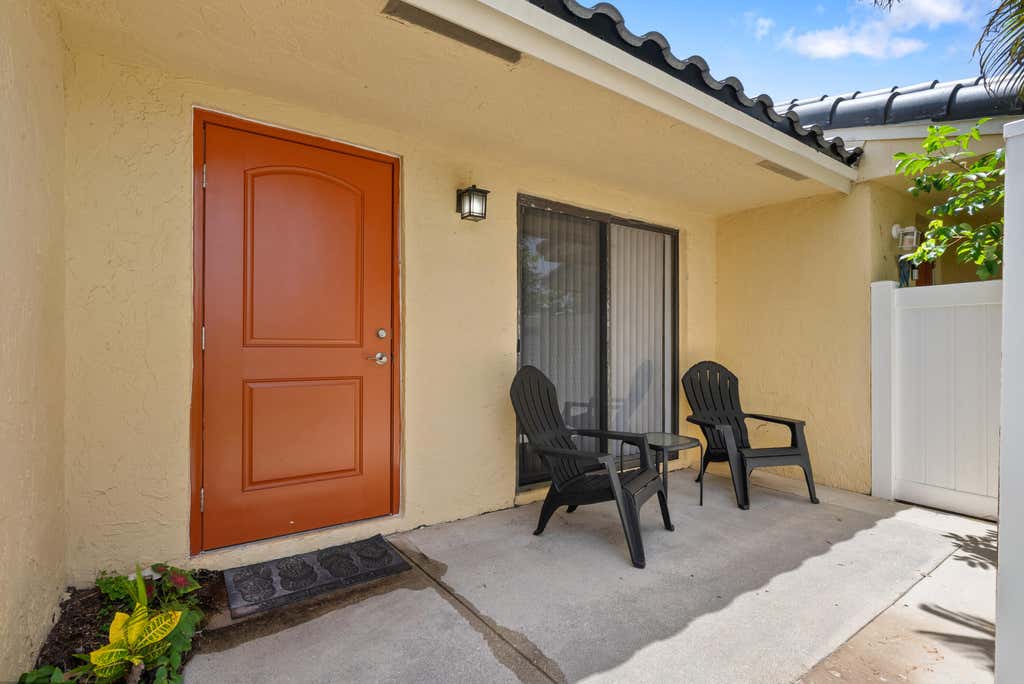 Photo of 6721 Bridlewood Court, Boca Raton, FL 33433 (MLS # B26046416)