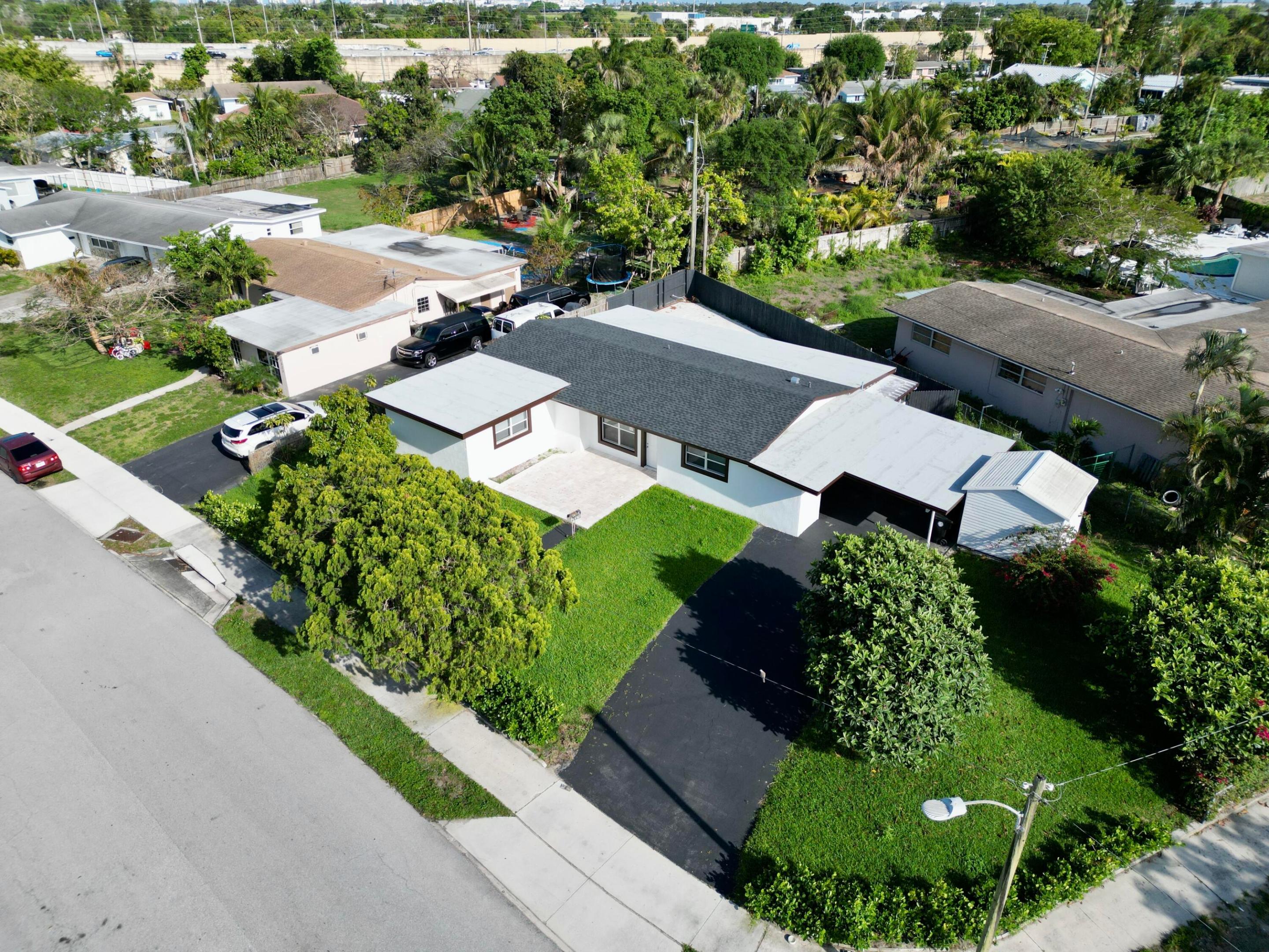 LAKE OSBORNE MANOR IN - Residential