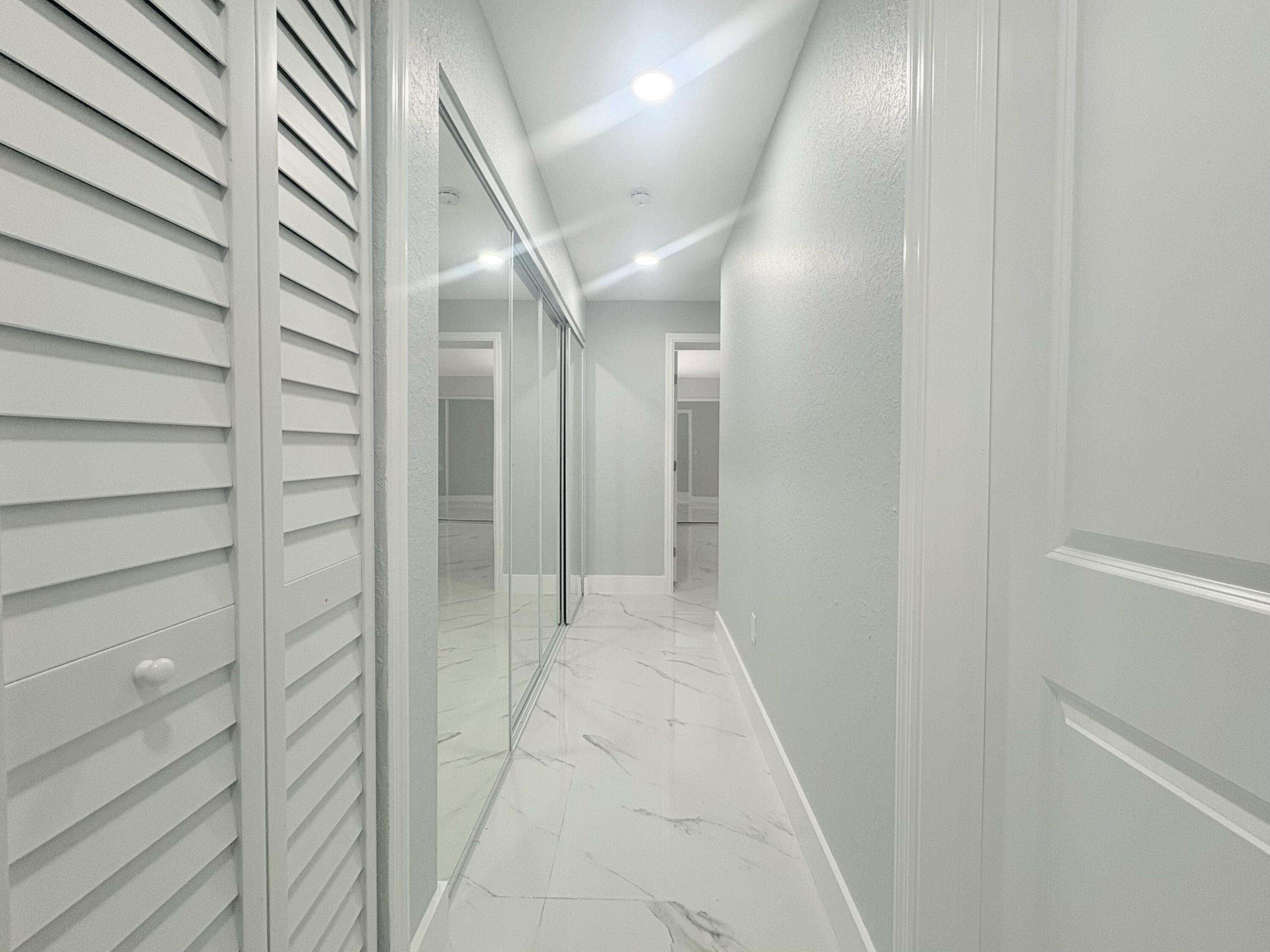 LAKE OSBORNE MANOR IN - Residential