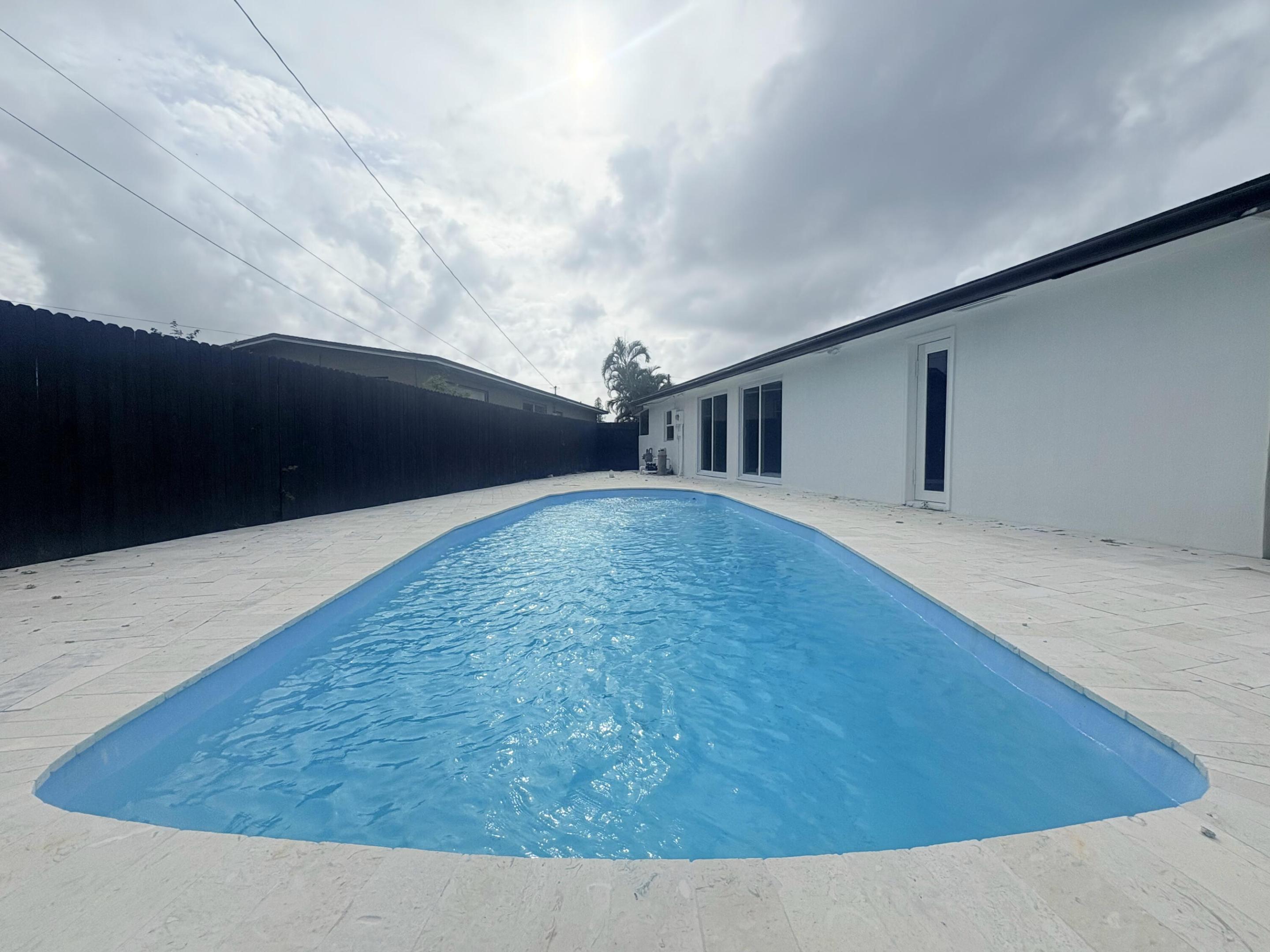 LAKE OSBORNE MANOR IN - Residential