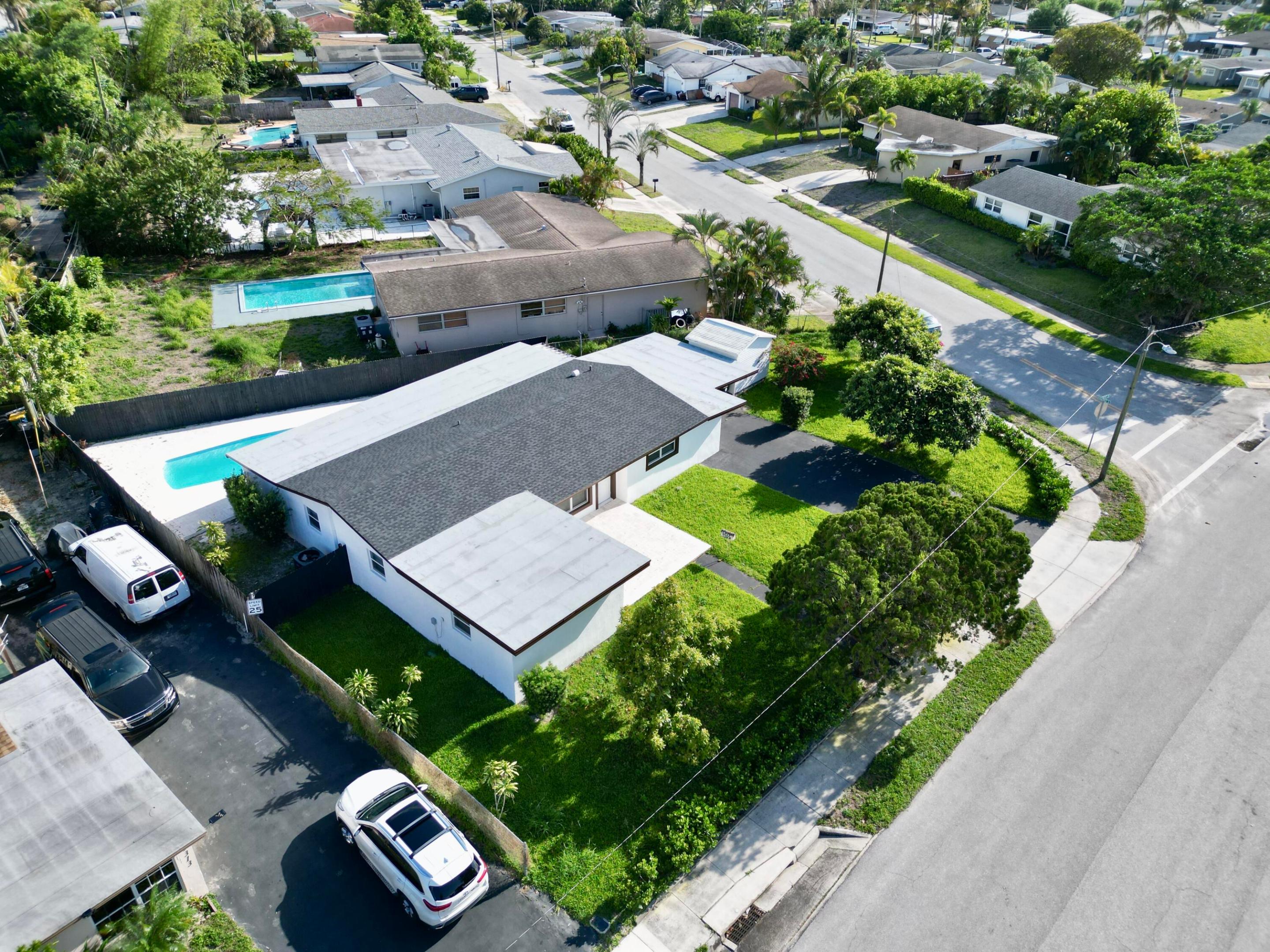 LAKE OSBORNE MANOR IN - Residential