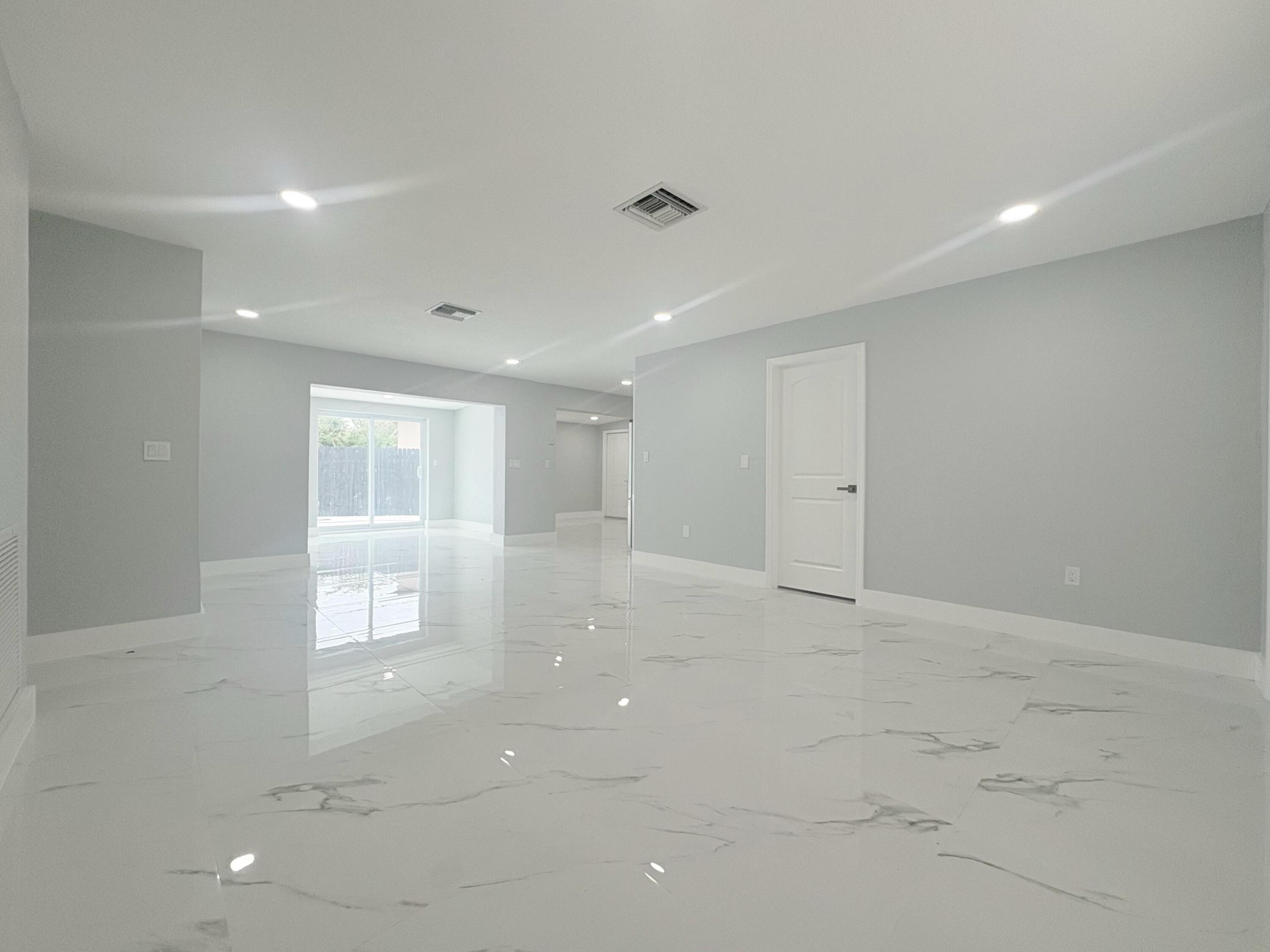 LAKE OSBORNE MANOR IN - Residential