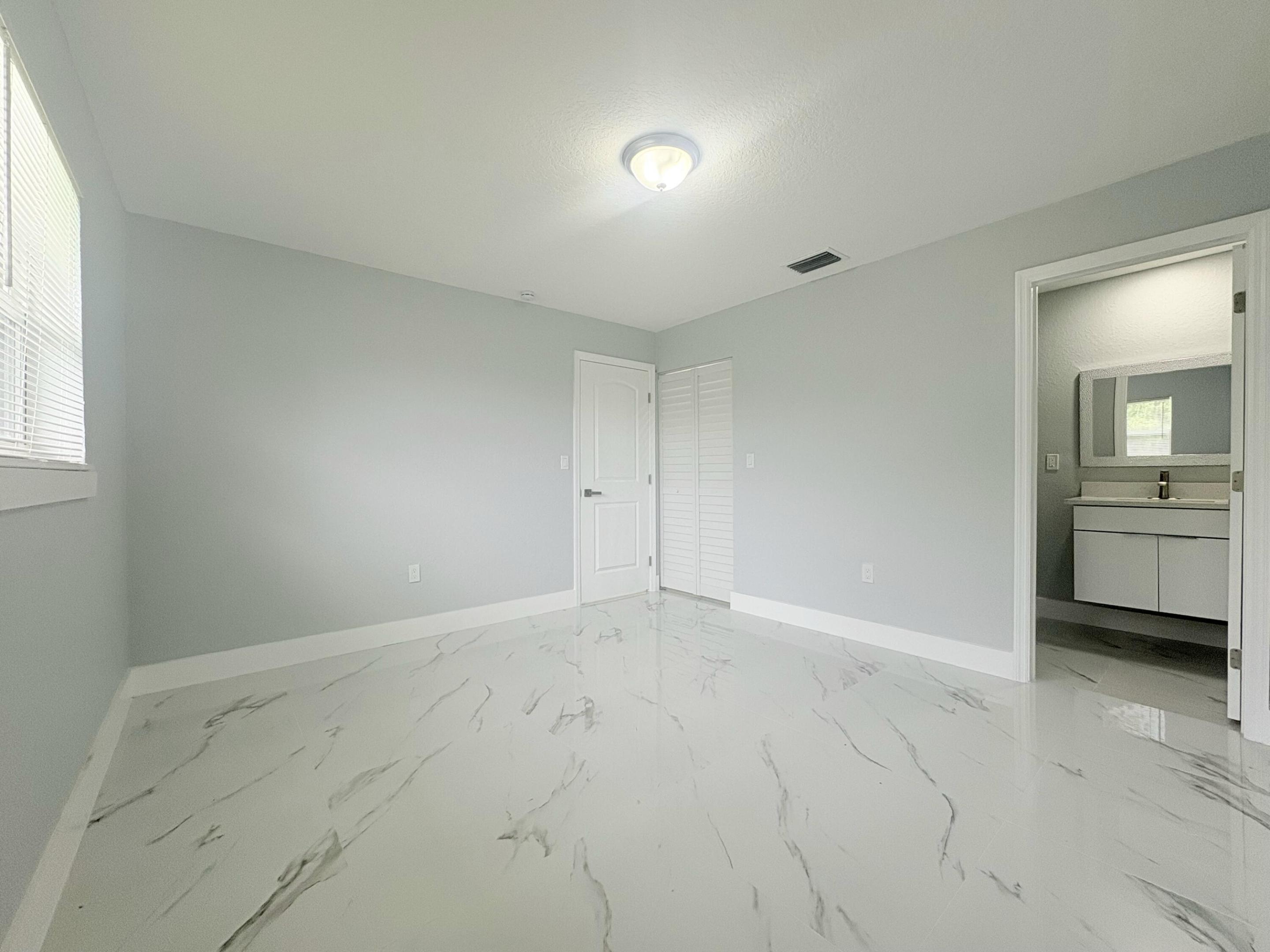 LAKE OSBORNE MANOR IN - Residential