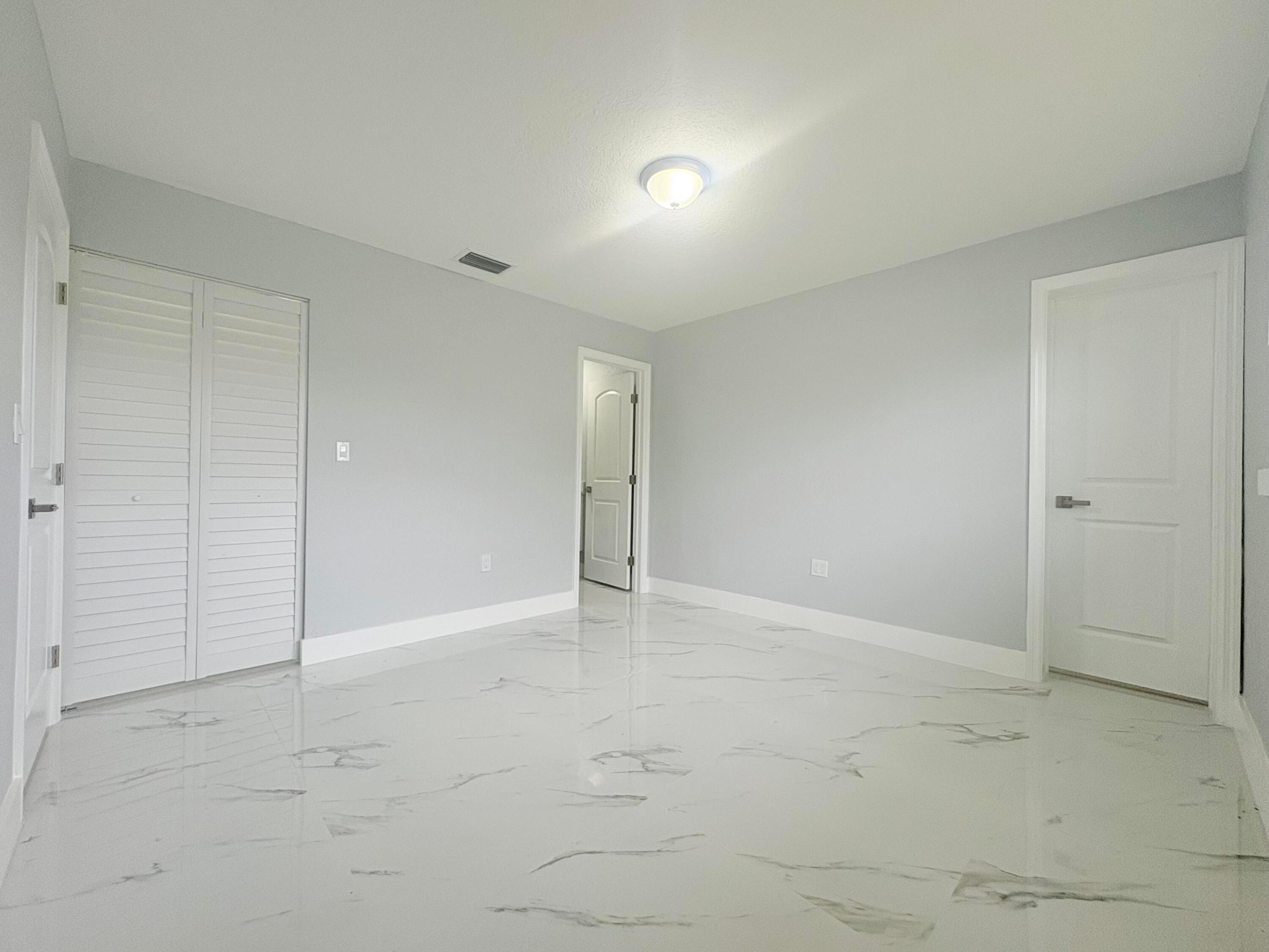 LAKE OSBORNE MANOR IN - Residential