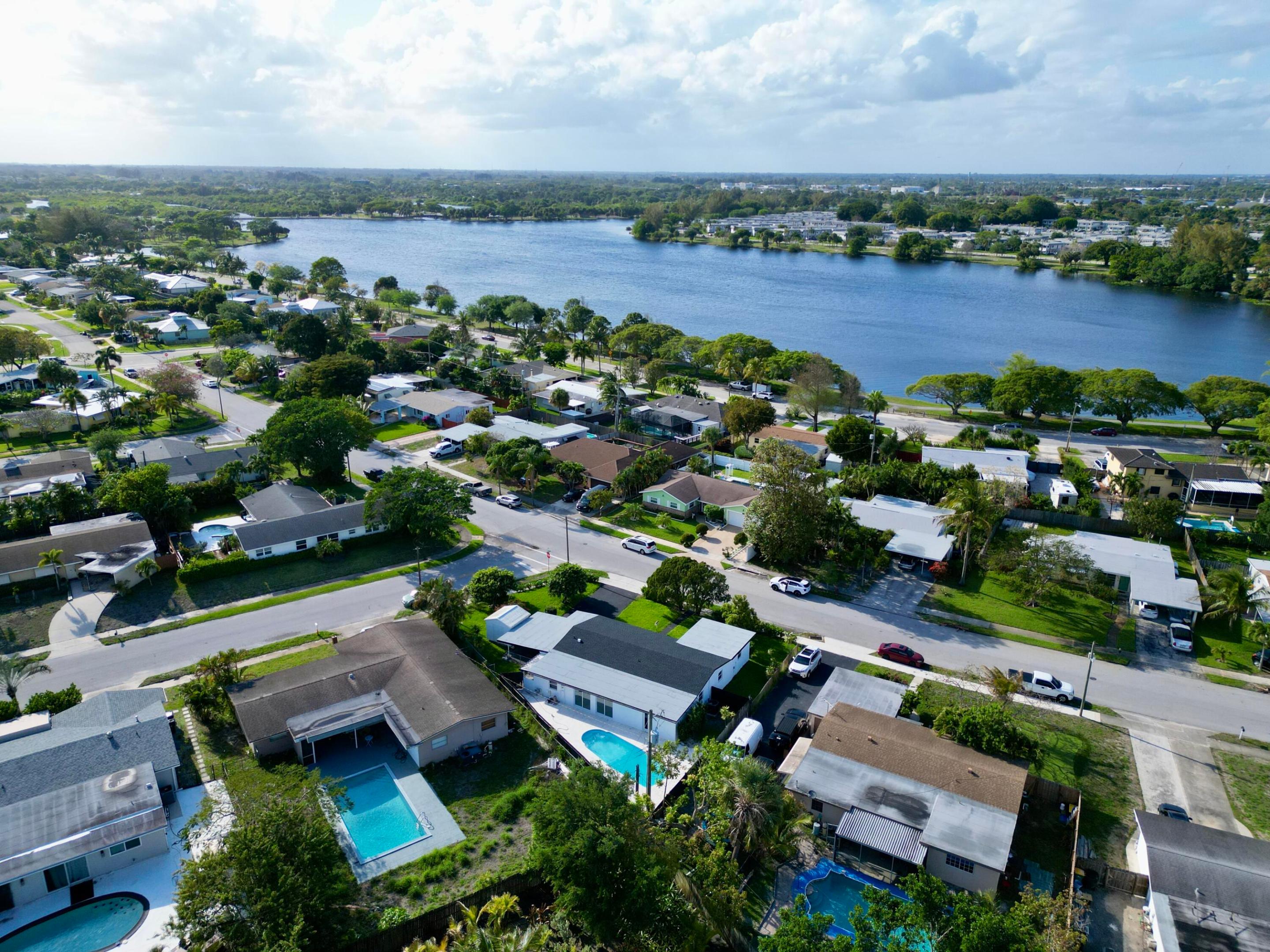 LAKE OSBORNE MANOR IN - Residential