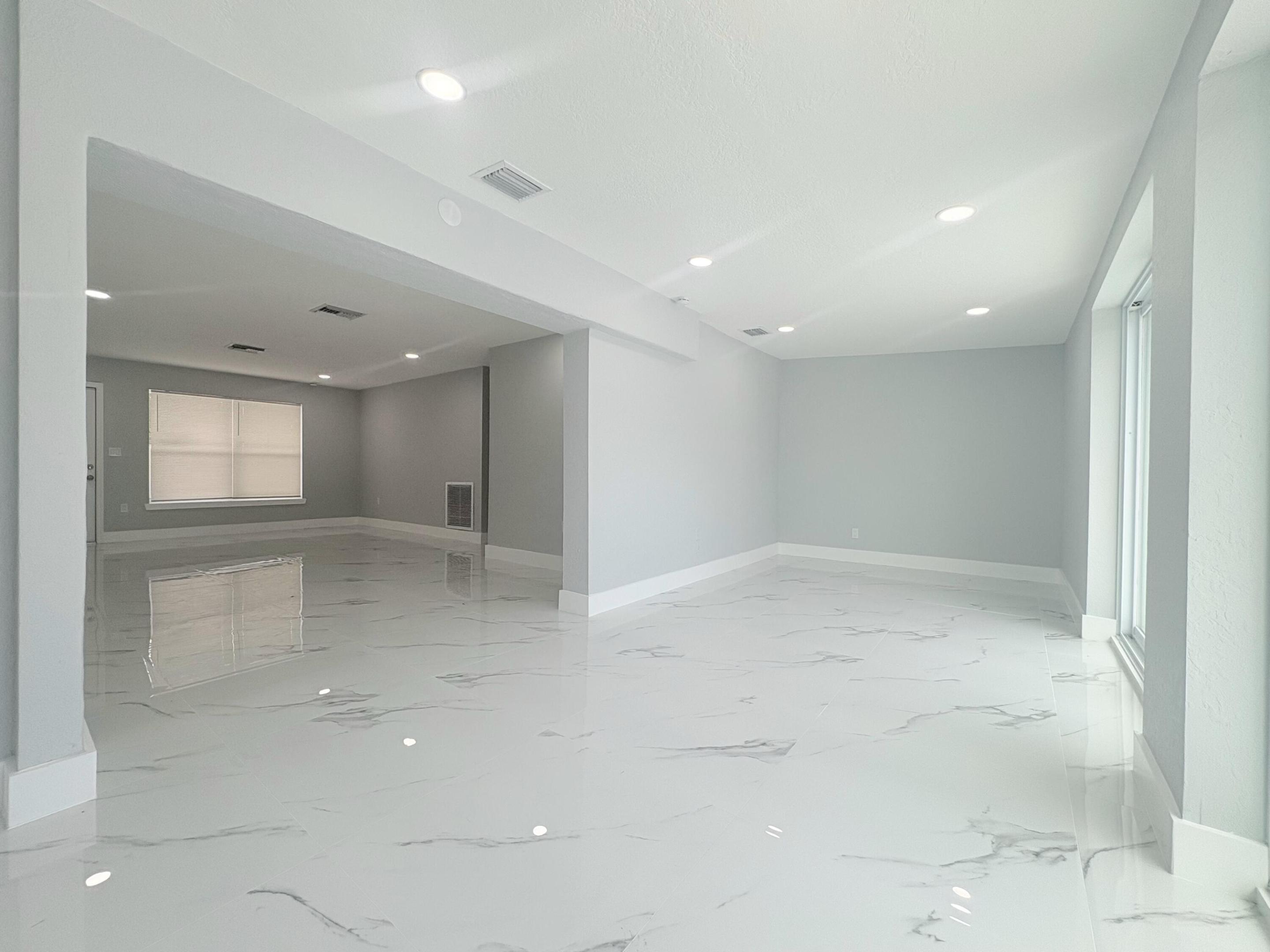 LAKE OSBORNE MANOR IN - Residential