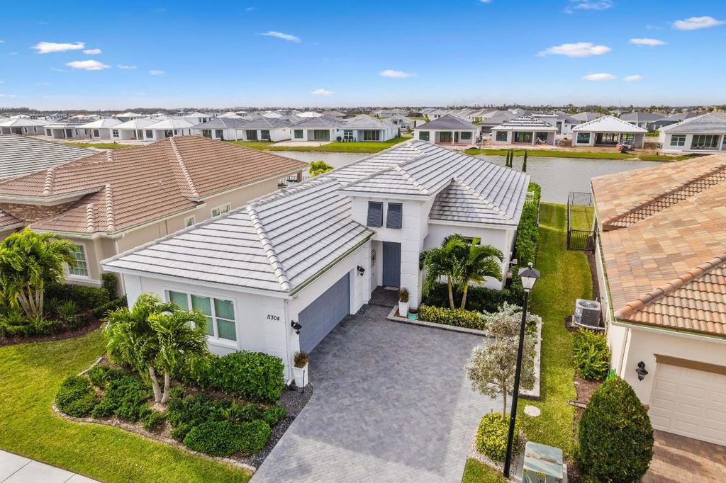 Photo of 11304 SW Lunata Way, Port Saint Lucie, FL 34987 (MLS # R10953735)