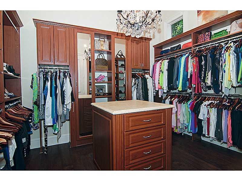 LONG LAKE ESTATES - Residential