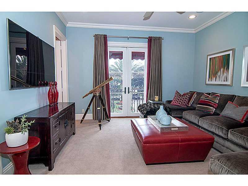 LONG LAKE ESTATES - Residential