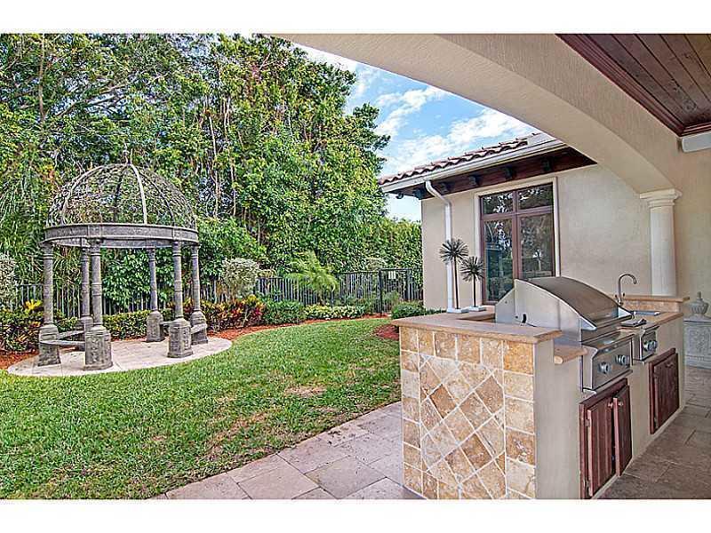 LONG LAKE ESTATES - Residential