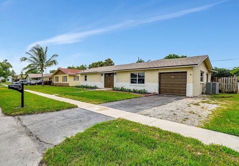 Single Family Residence in Lauderhill FL 8530 45th Court 23.jpg