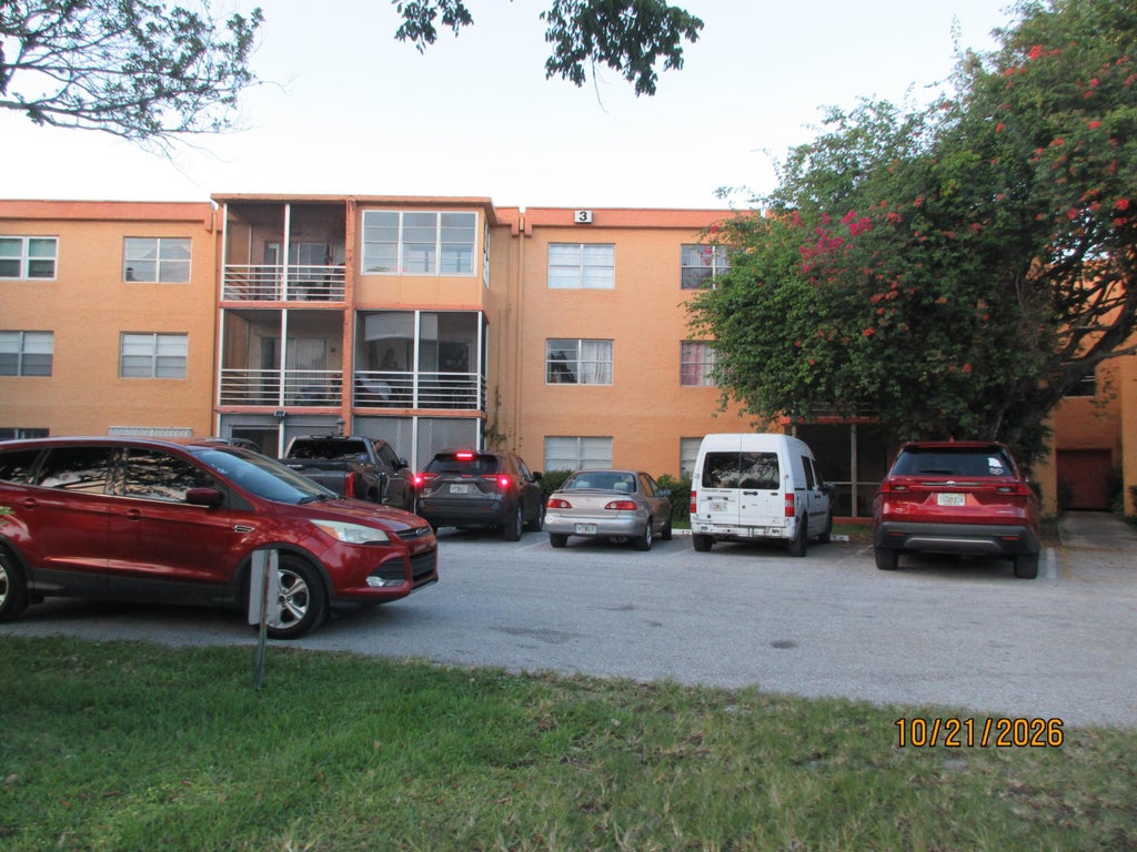 Photo of 4304 NW 9th Avenue #3-3A, Deerfield Beach, FL 33064 (MLS # B26091387)