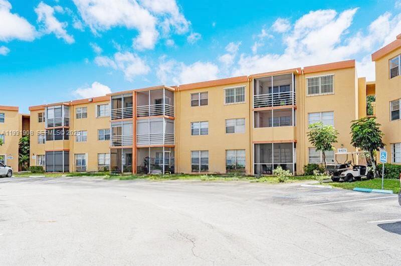 Photo of 4304 NW 9th Avenue #3-3A, Deerfield Beach, FL 33064 (MLS # B26091387)