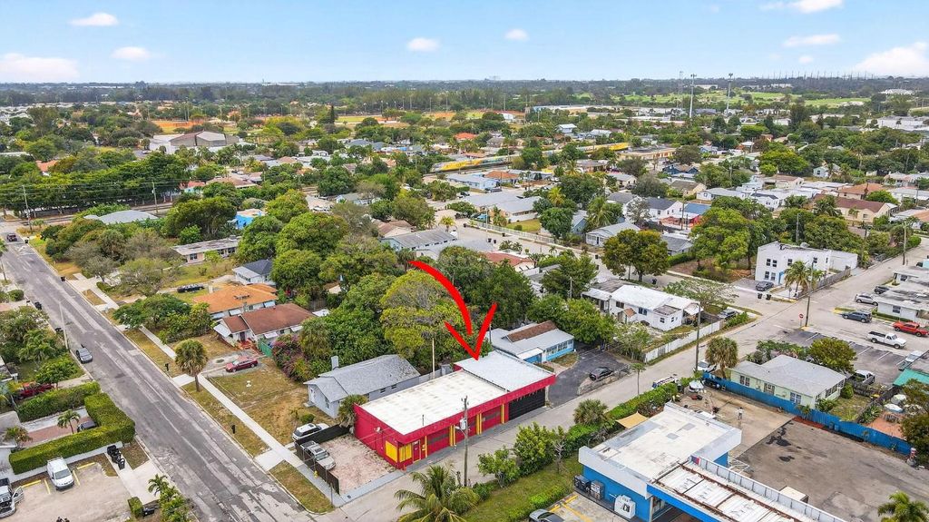 Photo of 1901 Florida Street, Lake Worth Beach, FL 33460 (MLS # R11155566)