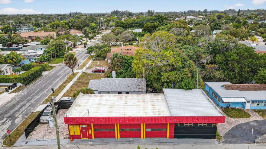 EXCELLENT OPPORTUNITY TO OWN 1710 SF AUTO REPAIR SHOP IN A PRIME LOCATION, RIGHT OFF OF DIXIE HIGHWAY (21,000 VEHICLES/DAY, FDOT 2024) AND JUST 2 MILES EAST OF I-95 FOREST HILL. THE BUILDING FEATURES 3 GARAGE DOORS, STORAGE SPACE, OFFICE SPACE, AND 1 BATHROOM. THE PROPERTY IS ZONED MU-DIXIE MIXED USE, SUPPORTING AN ARRAY OF COMMERCIAL USES, INCLUDING RETAIL, OFFICE, AND SERVICE. THIS IS PERFECT FOR BOTH THE OWNER-USER TO OPERATE THEIR BUSINESS IN AN ALREADY THRIVING LOCATION OR THE INVESTOR TO TAKE ADVANTAGE OF THE PROSPEROUS MARKET FOR AN ATTRACTIVE RETURN.