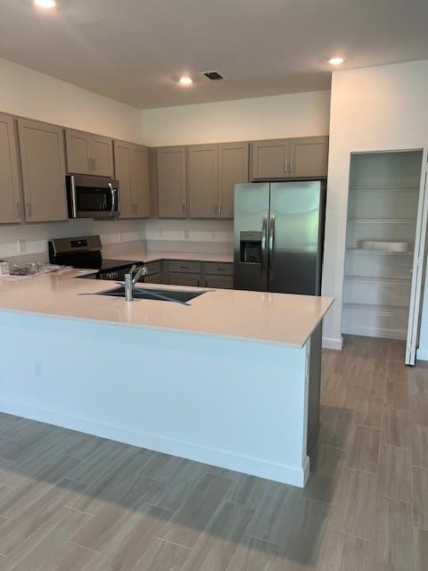 LAKESHORE AT THE FOUNTAIN - Residential