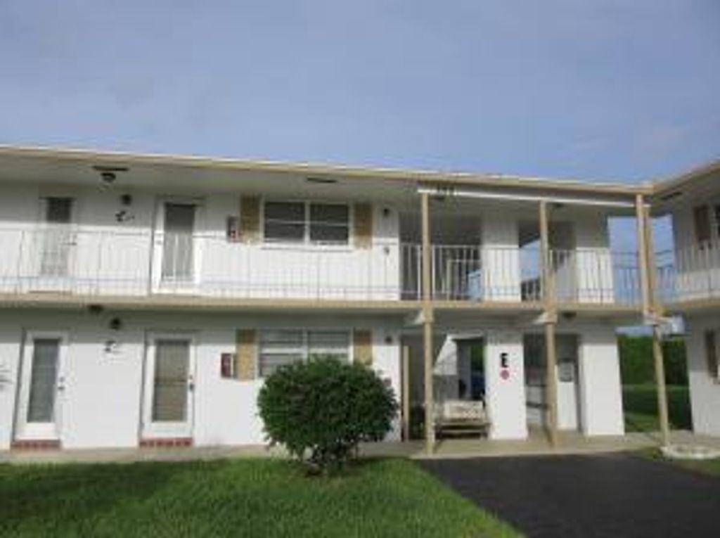 Photo of 1115 Lake Terrace #206, Boynton Beach, FL 33426 (MLS # R10742866)