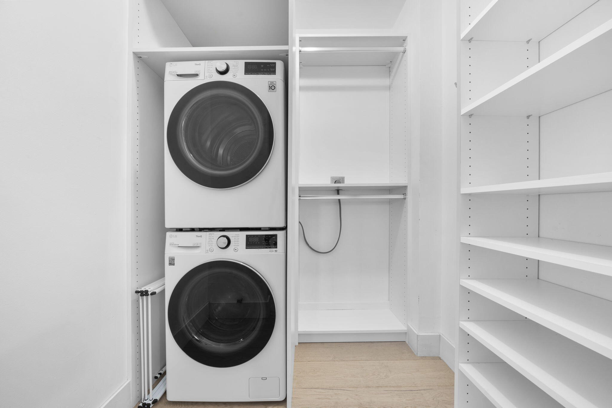 BAYSHORE TOWERS - Residential Lease