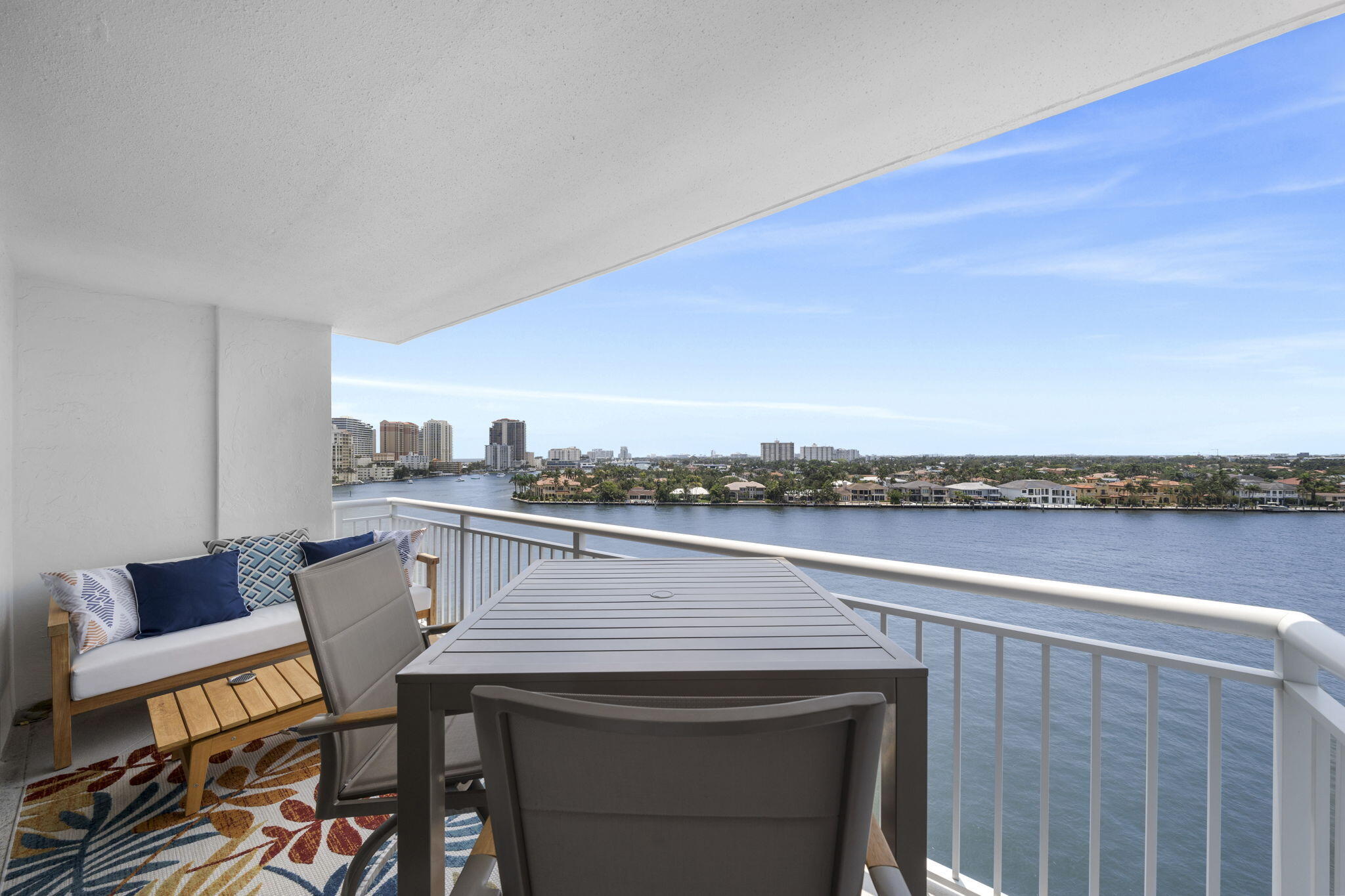 BAYSHORE TOWERS - Residential Lease