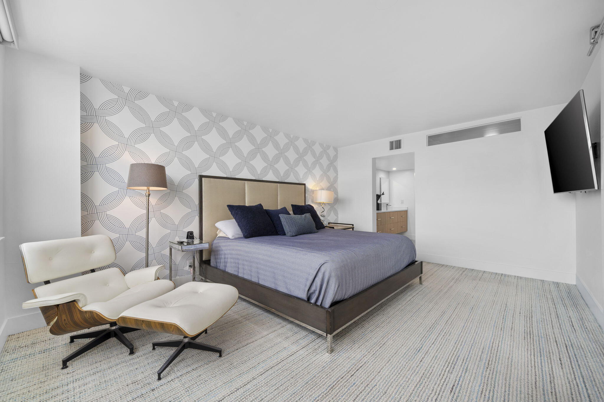 BAYSHORE TOWERS - Residential Lease