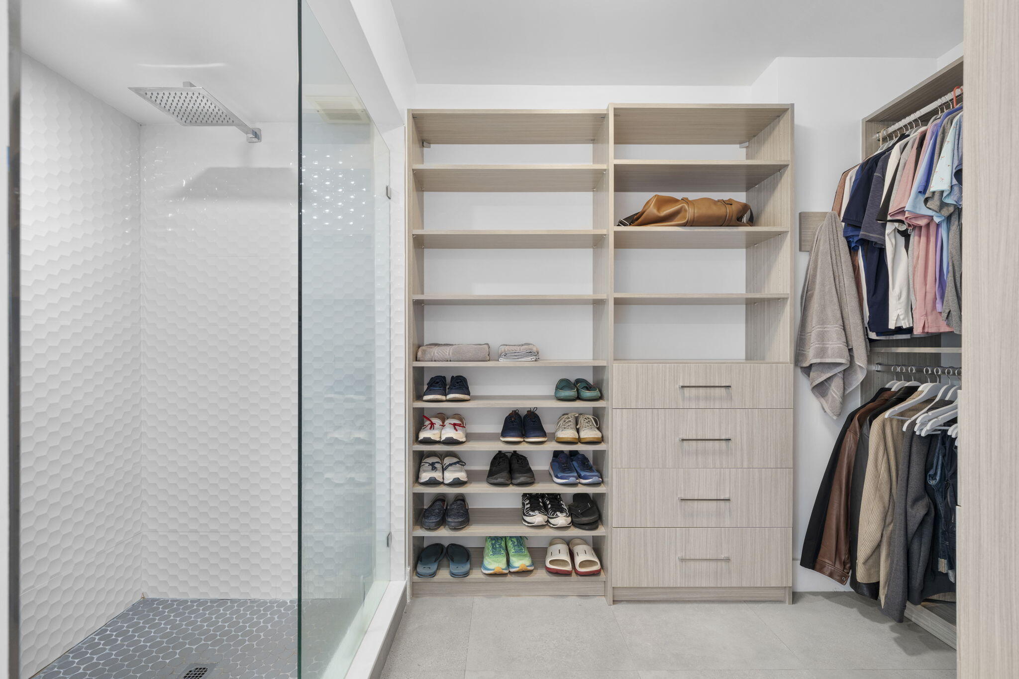 BAYSHORE TOWERS - Residential Lease