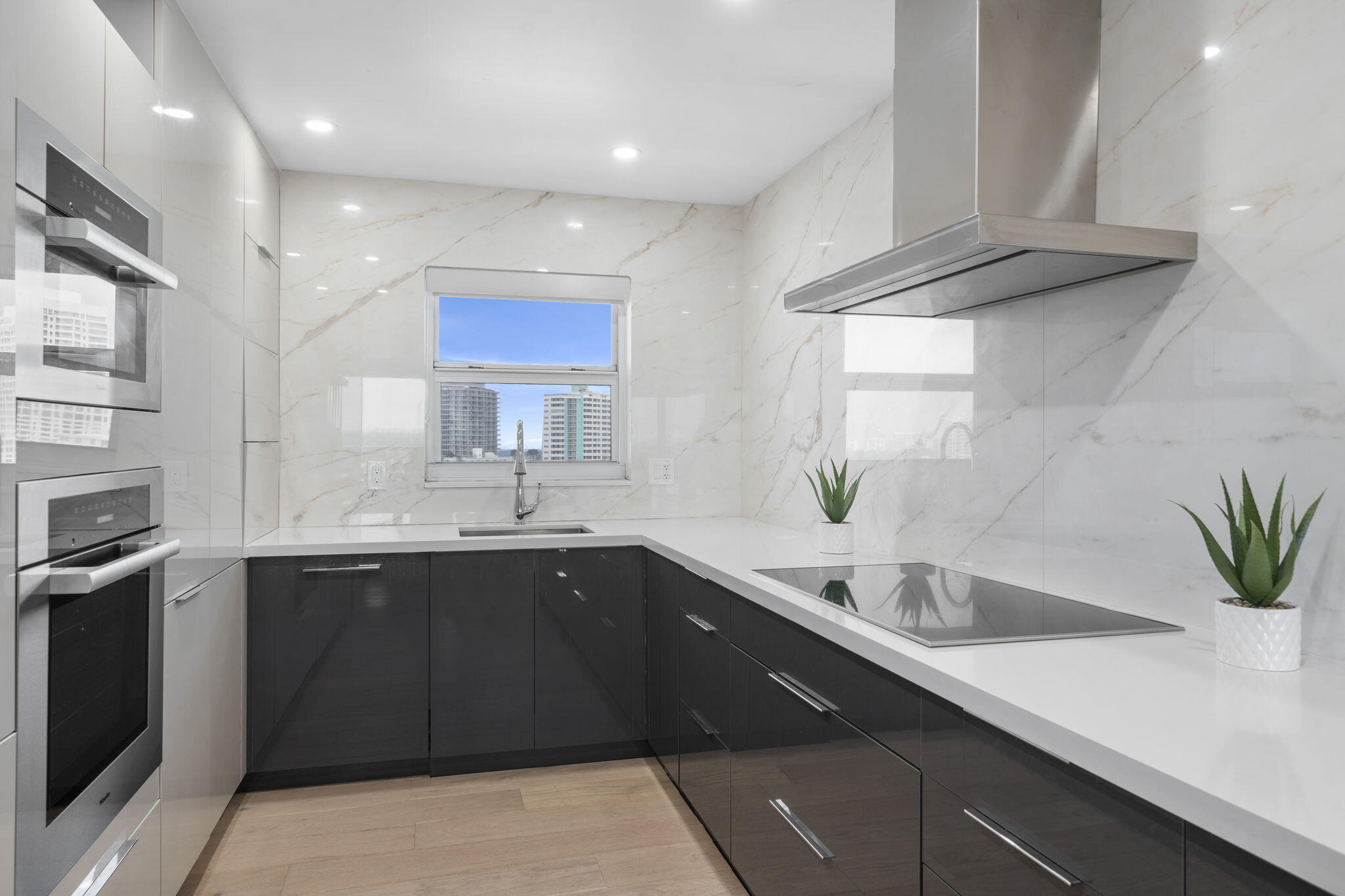 BAYSHORE TOWERS - Residential Lease