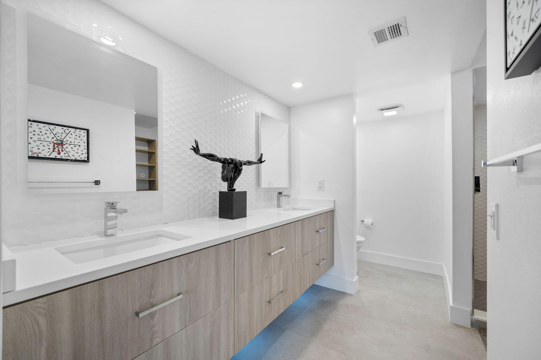 BAYSHORE TOWERS - Residential Lease