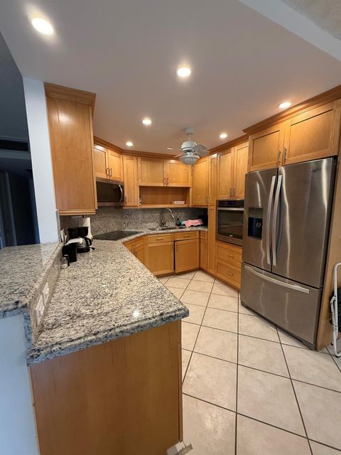 1046 Wolverton C Boca Raton FL 33434