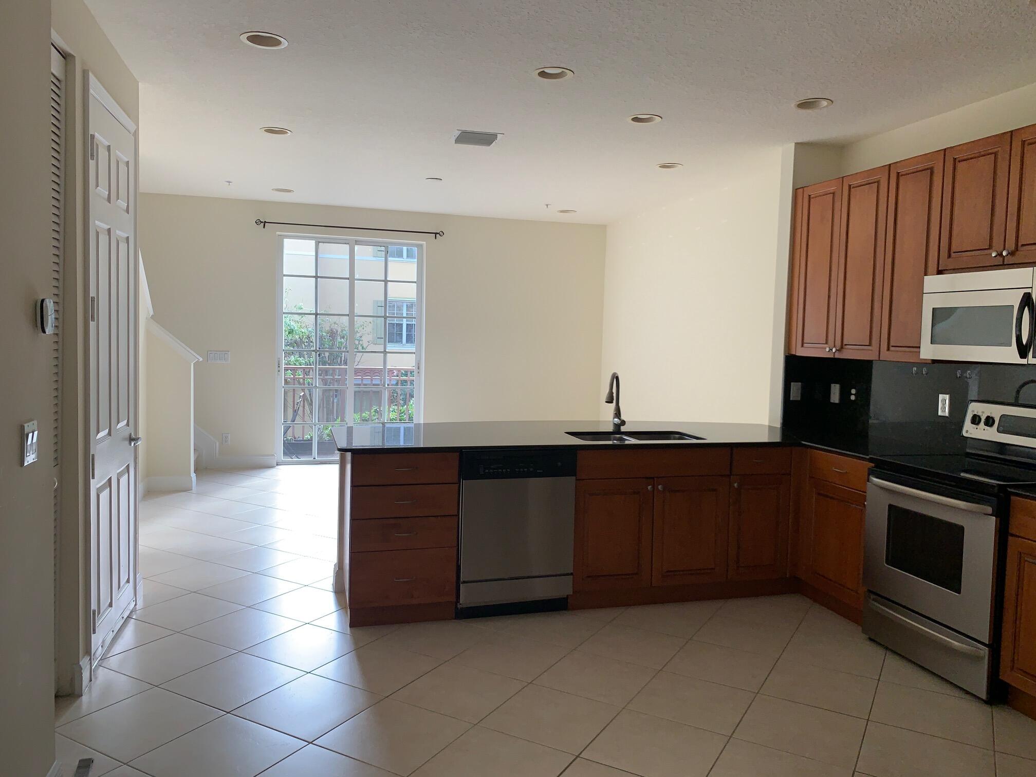 OSCEOLA WOODS - Residential Lease