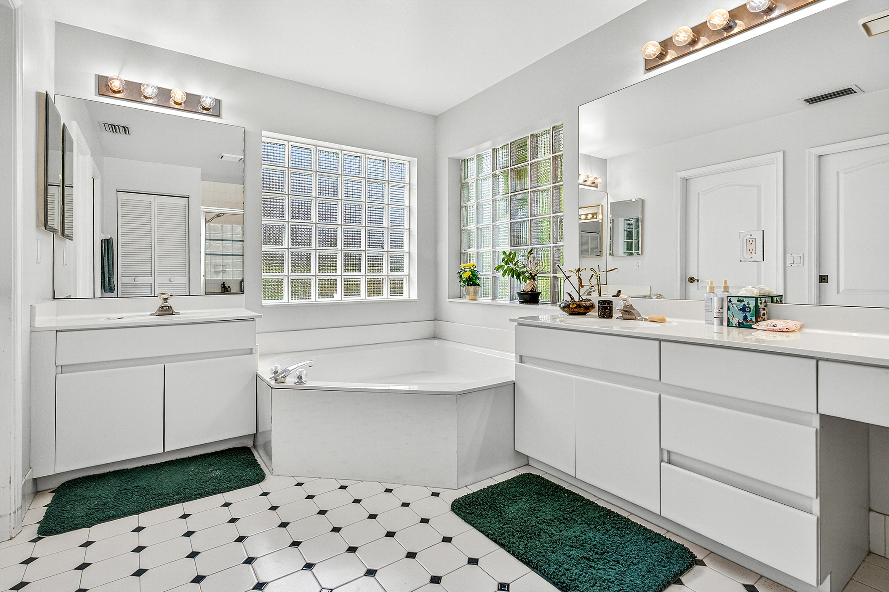 The Lakes - Residential