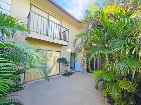 1482 N Lawnwood Circle 30-D Fort Pierce FL 34950