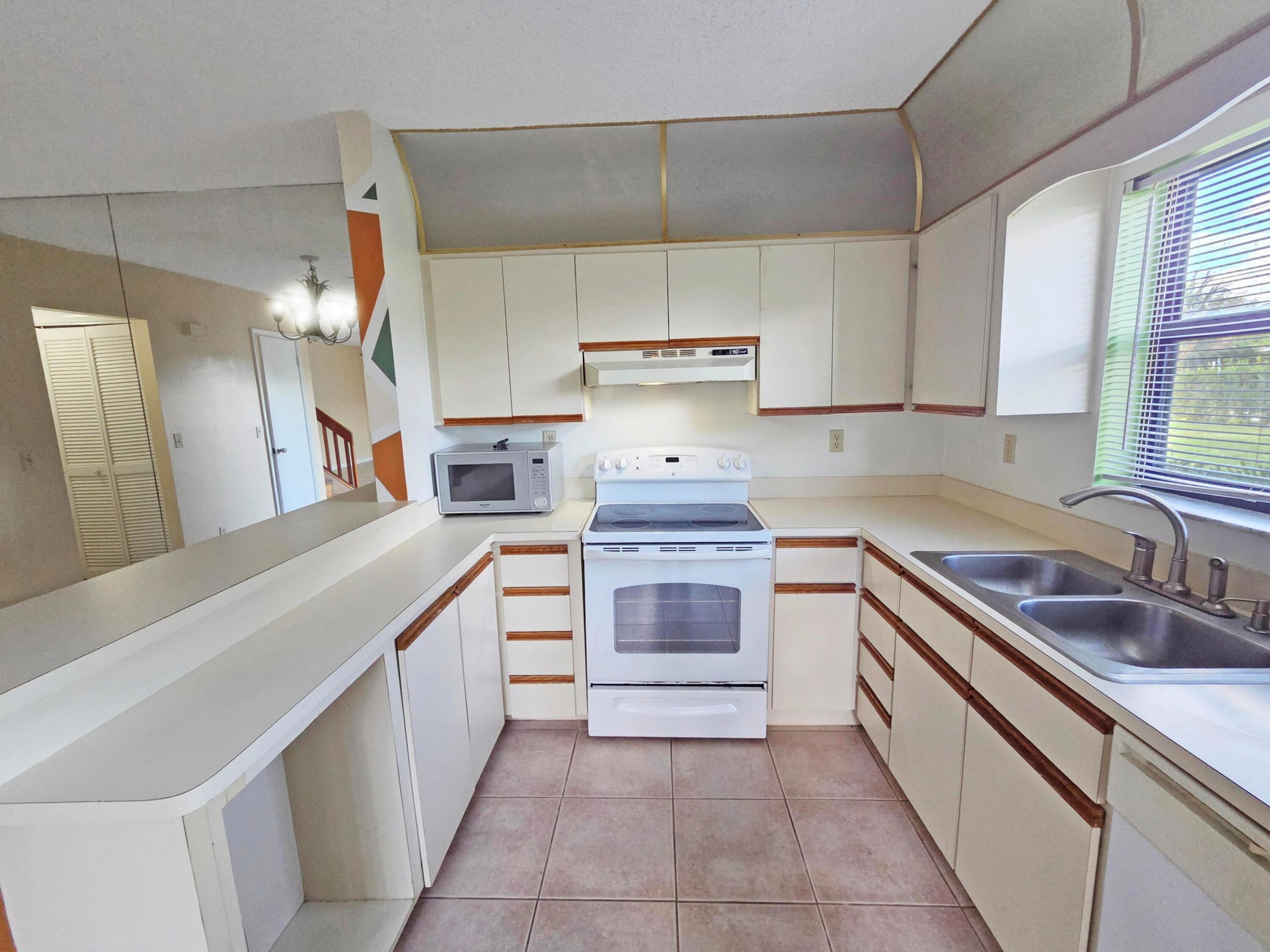 View photos, virtual tours, details... 1482 N Lawnwood Circle 30-d