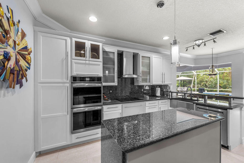 PINEAPPLE PLANTATION (AKA PINES) - Residential