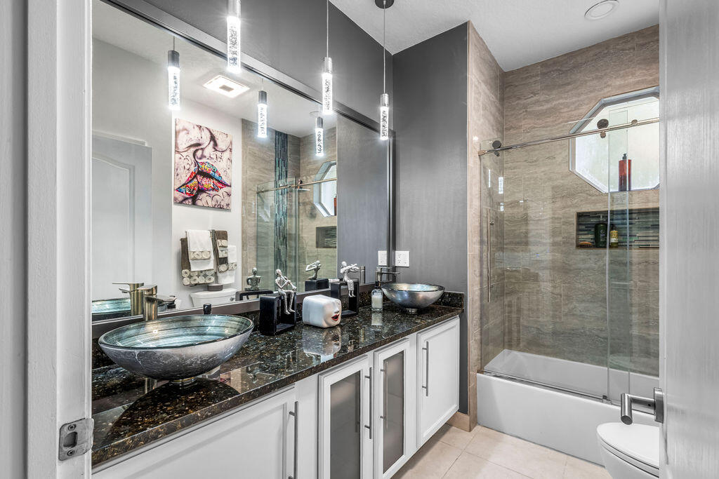 PINEAPPLE PLANTATION (AKA PINES) - Residential