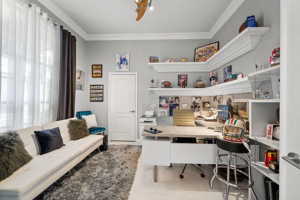 PINEAPPLE PLANTATION (AKA PINES) - Residential