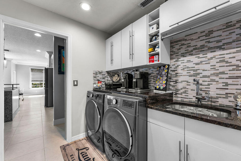 PINEAPPLE PLANTATION (AKA PINES) - Residential