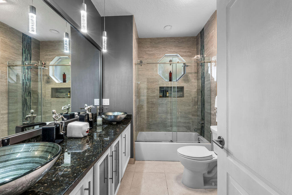 PINEAPPLE PLANTATION (AKA PINES) - Residential