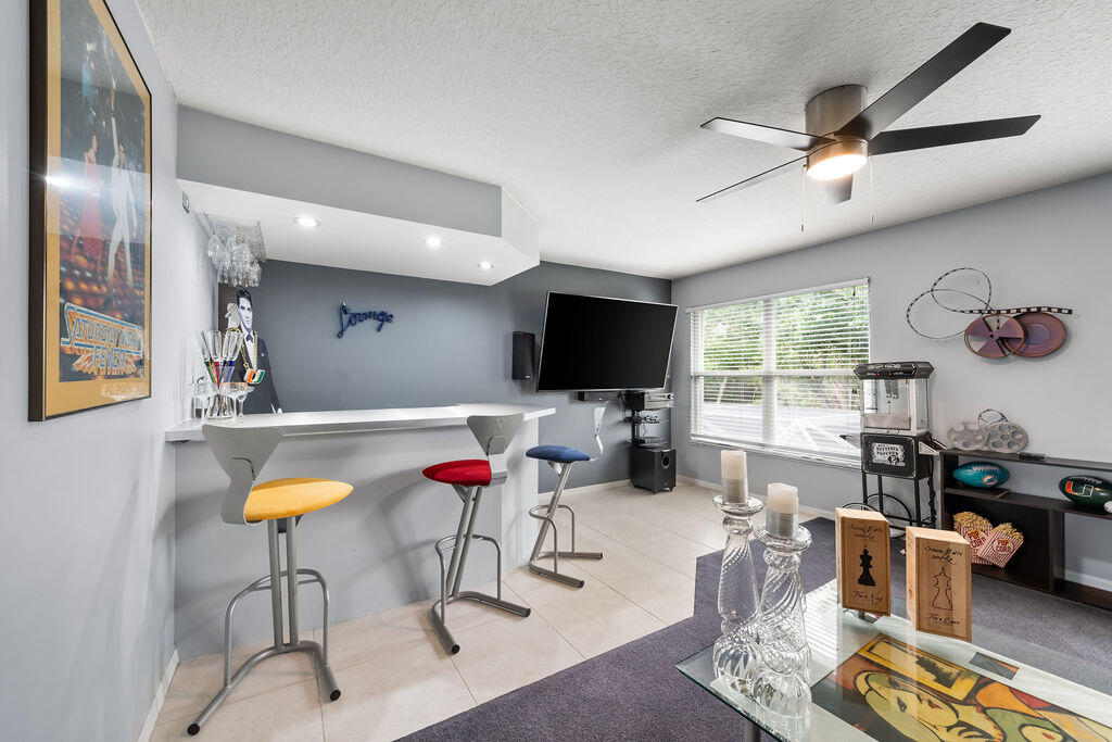 PINEAPPLE PLANTATION (AKA PINES) - Residential