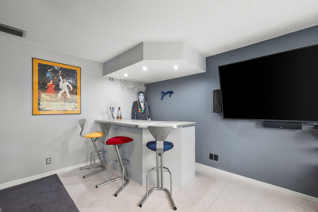 PINEAPPLE PLANTATION (AKA PINES) - Residential