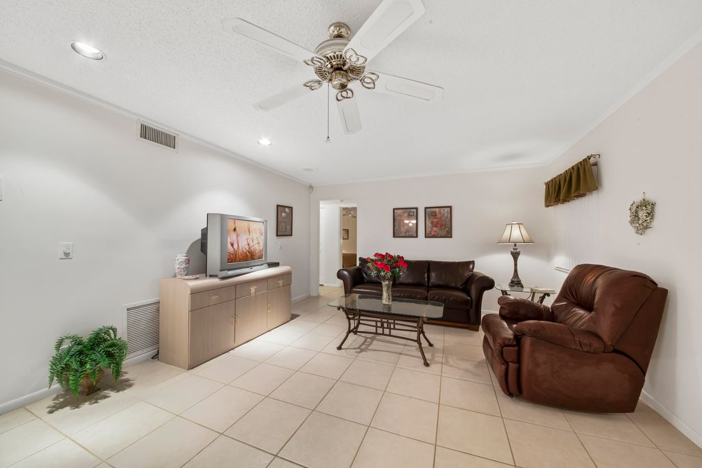 Photo of 417 Pine Glen Lane #D-2, Greenacres, FL 33463 (MLS # R11160439)
