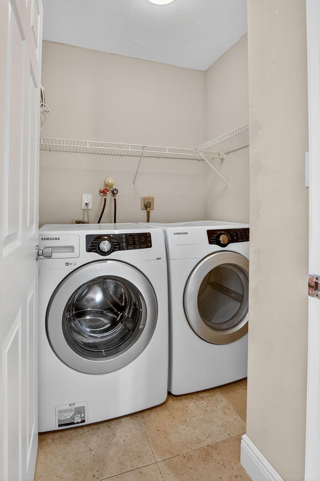 CRYSTAL HEIGHTS - Residential