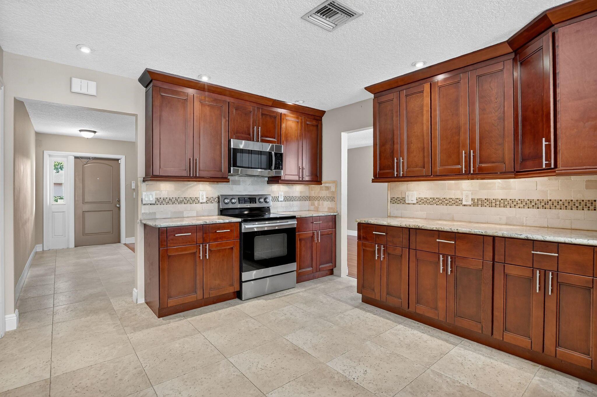 CRYSTAL HEIGHTS - Residential