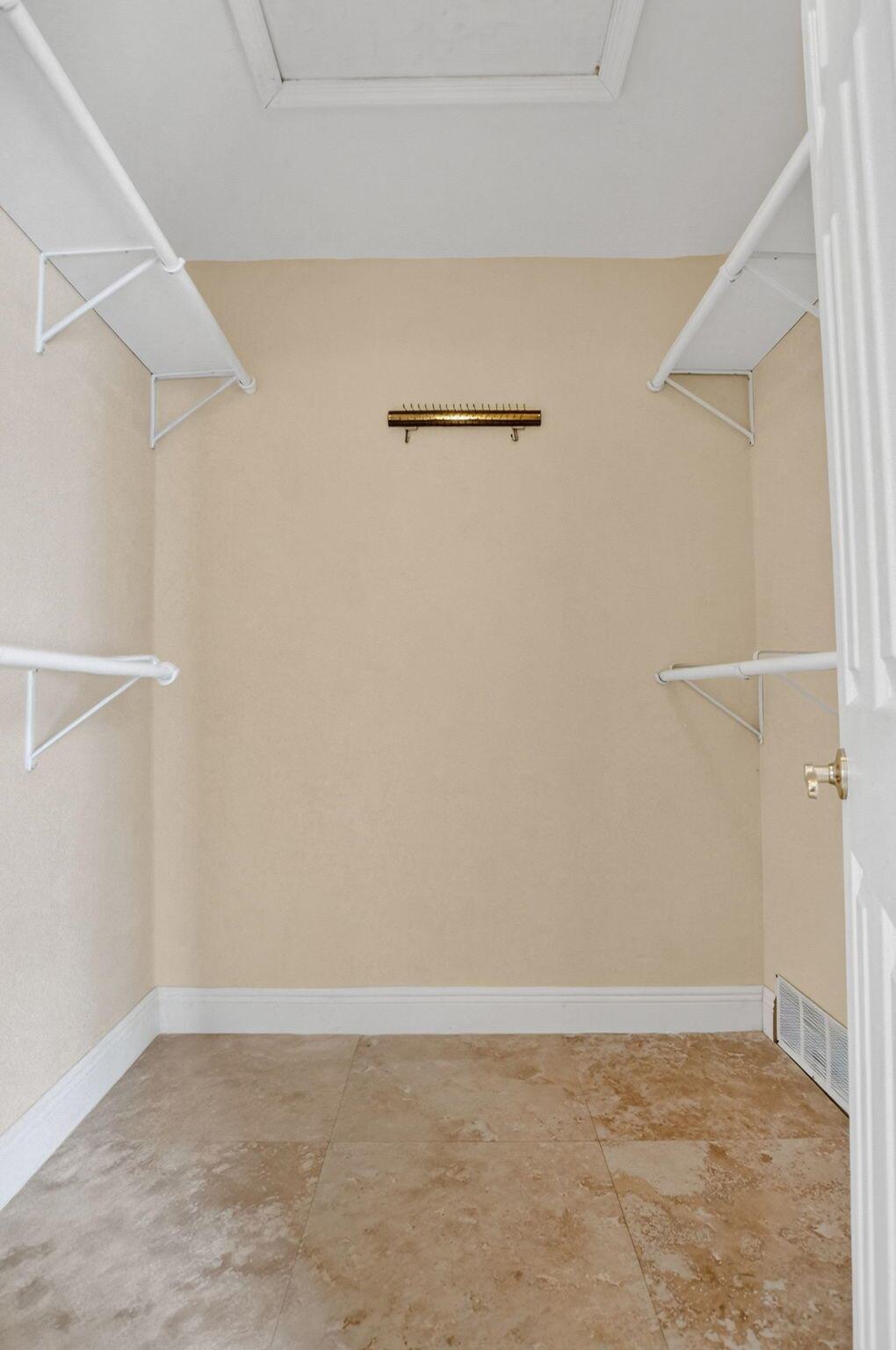 CRYSTAL HEIGHTS - Residential